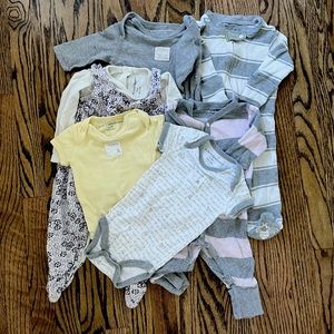 Burt’s Bees Baby organic cotton lot of 6 onesies and jammies size 0-3m and 3-6 m